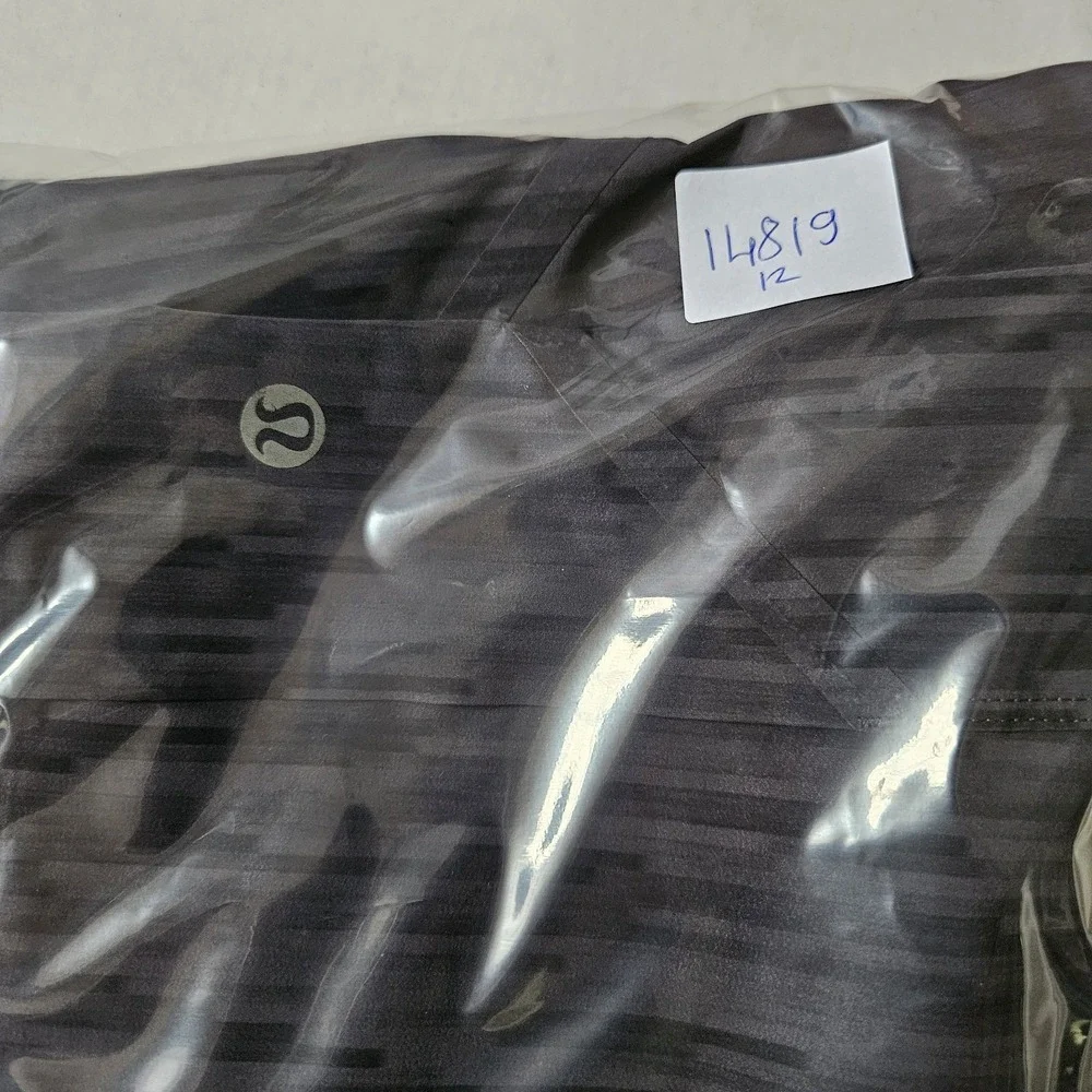 Lululemon Athletic Shorts Mens L Gray Glitch Pattern Unlined 9